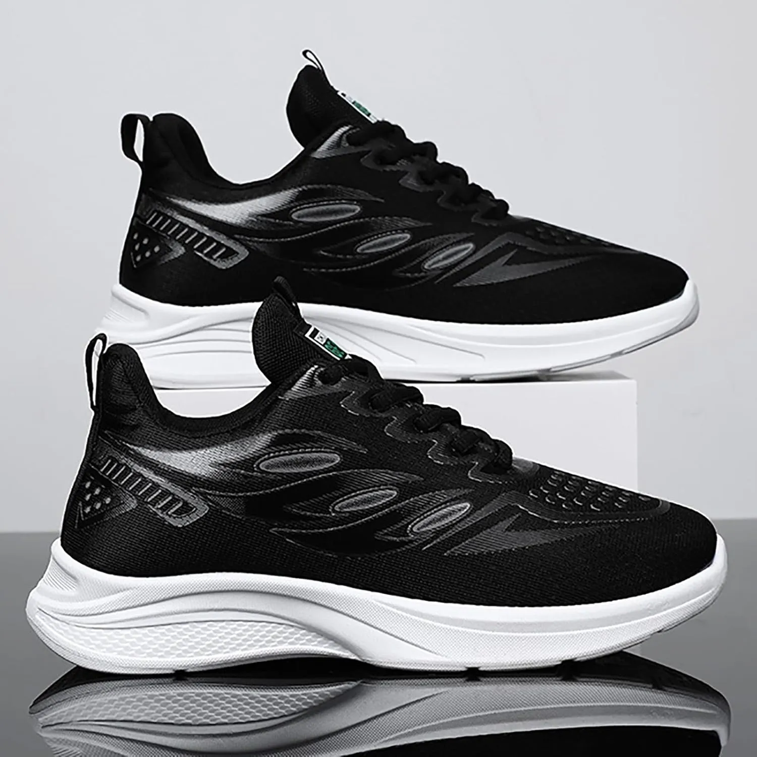 2023 Men's New Flyweave Sneakers Soft Sole Casual Shoes Mesh Men's Breathable Mesh Casual Light Outdoor Hiking Shoes