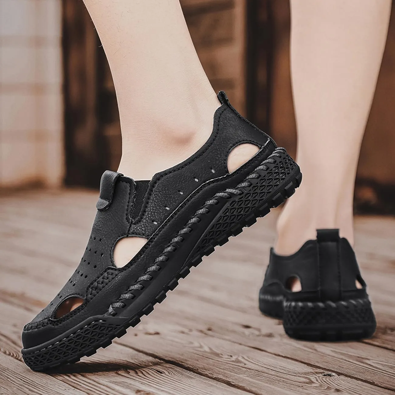 Men's Casual Leather Sandals Closed Toe Anti-Slip Outdoor Beach Shoes Lightweight Summer Hiking Sandals