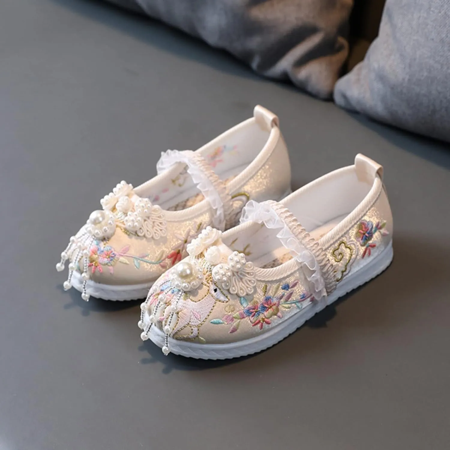 New Girls Handmade Hanfu Shoes Children Embroidered Shoes Shoes Baby Antique Costume Performance Shoes Infant Girl Shoes (Beige, 3 Big Kids)